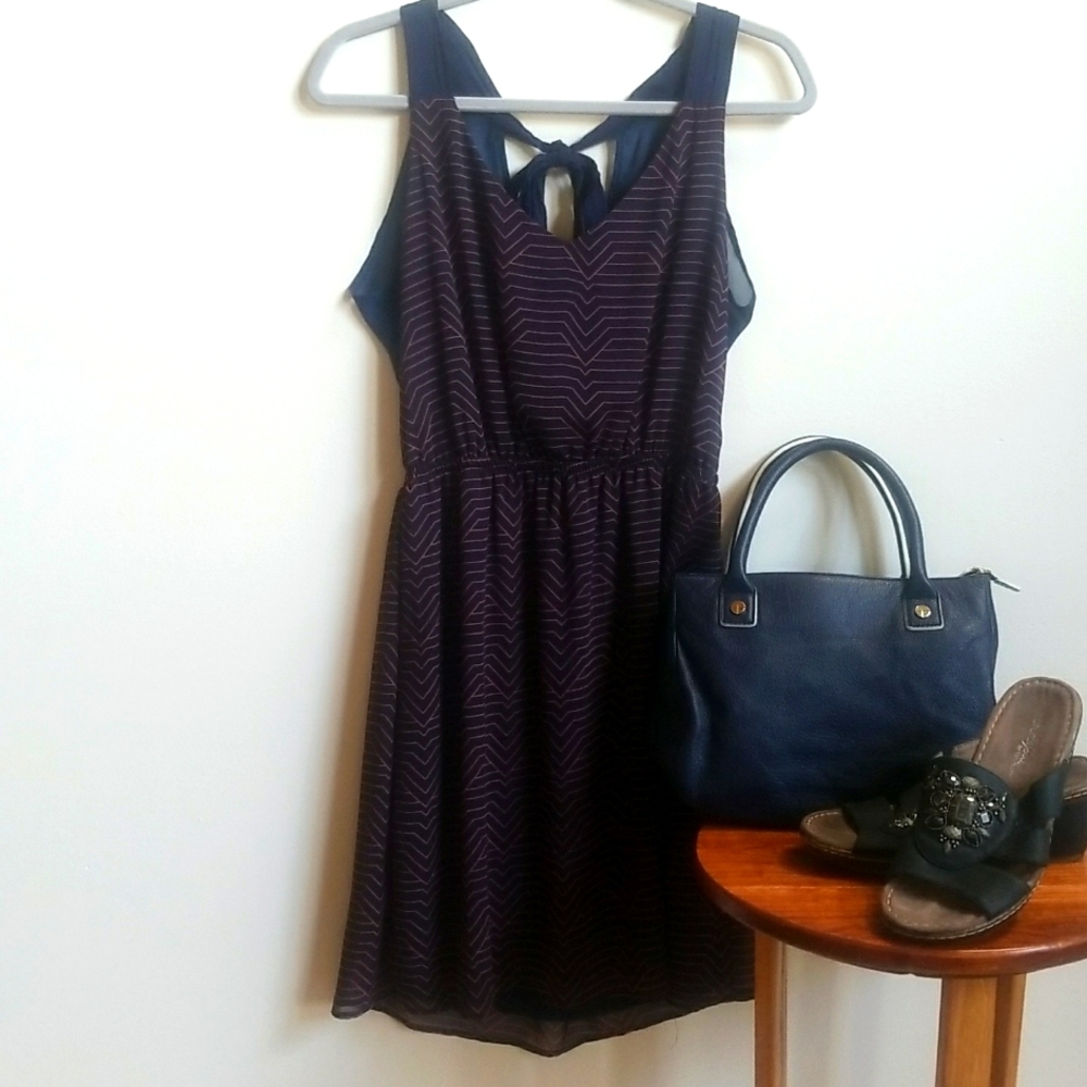 Alya dress geometric pattern with distinctive neck ties